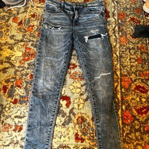 American Eagle Ripped Skinny Jean